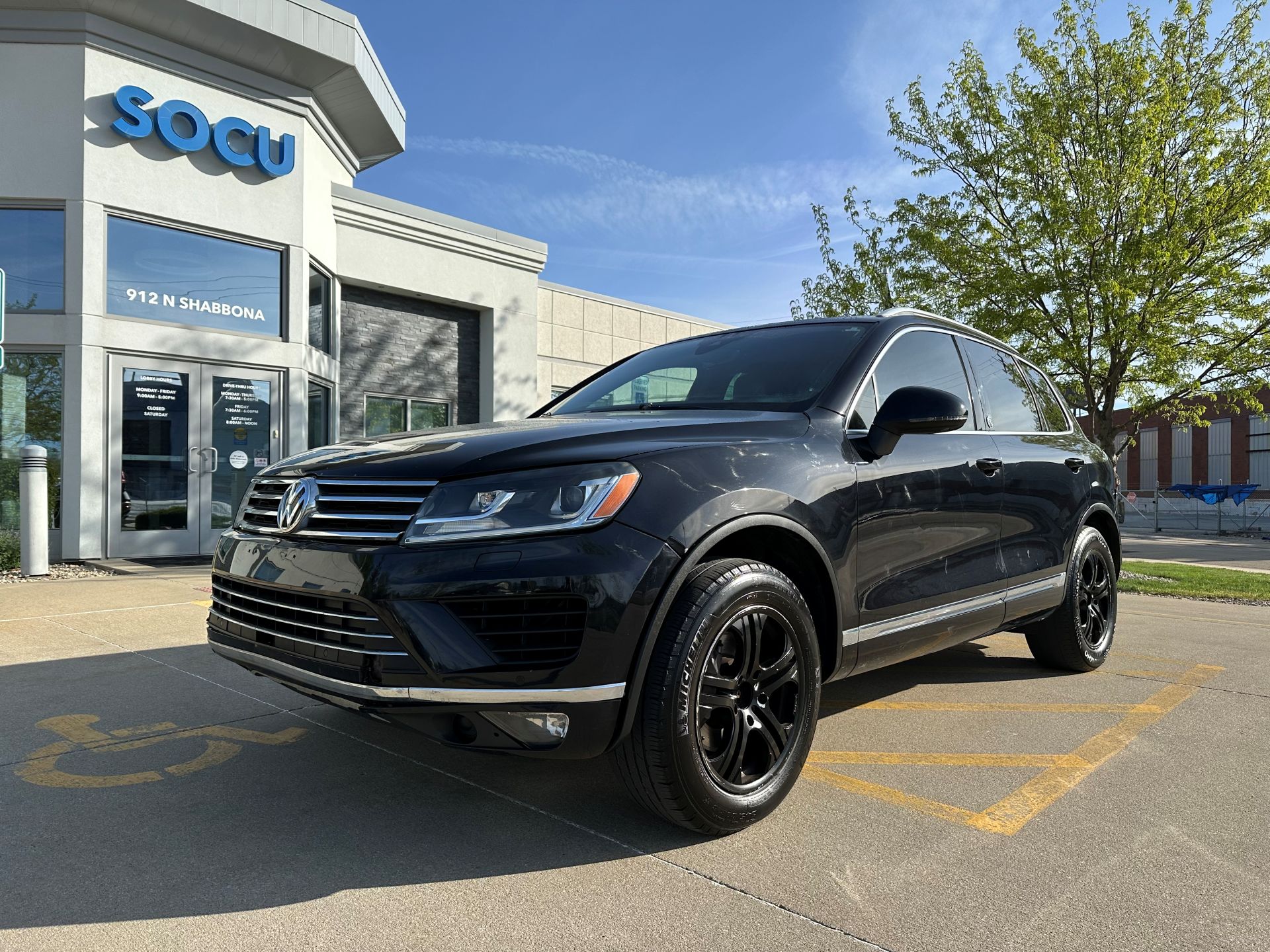 2017 Volkswagen Touareg Utility 4D Wolfs